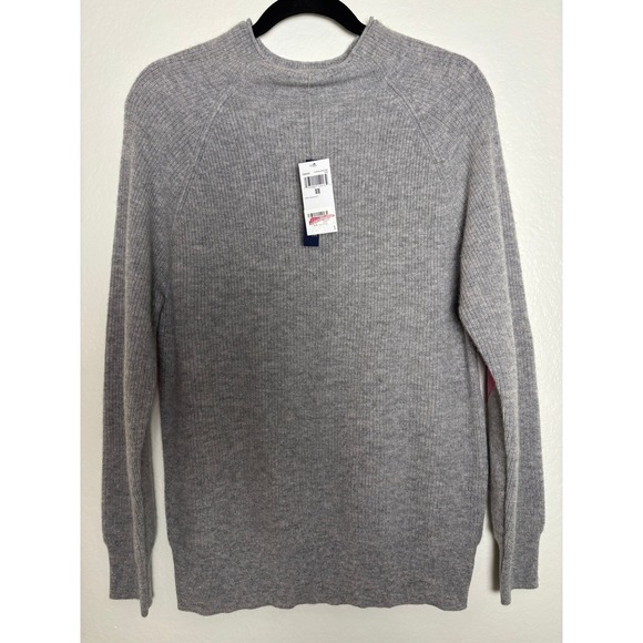 NWT Chelsea & Theodore 100% Cashmere Sweater w/ Heart Elbow Patch - Medium -Grey - Picture 2 of 7